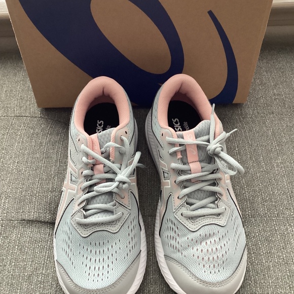 Asics Women's GEL-Contend 8 Running Sneakers, size 9.5 - Picture 2 of 11